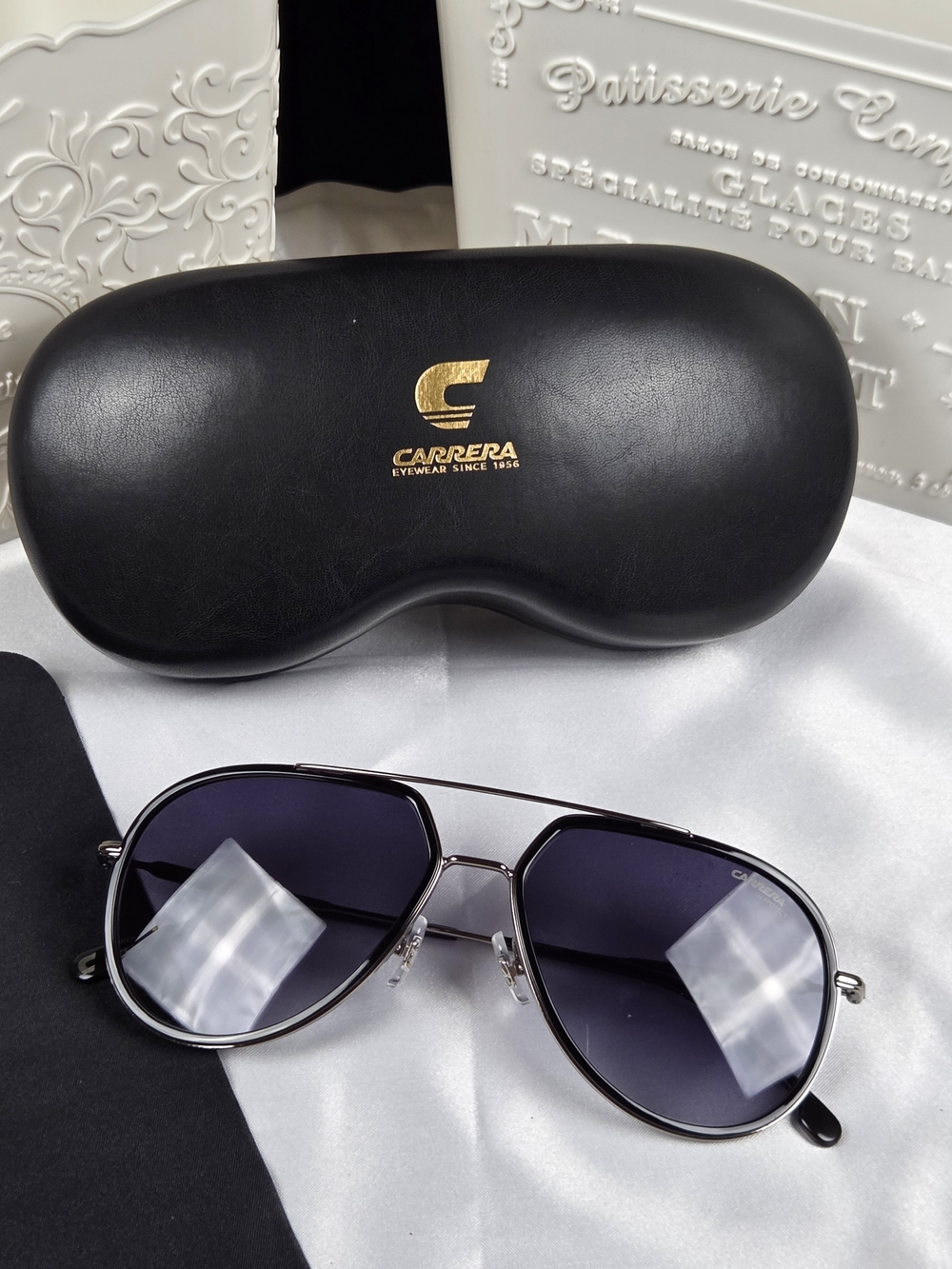 Carrera  Aviator Sunglasses 58mm Gunmetal Gray Gradient Lenses w/ Case